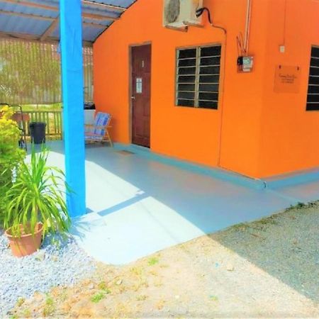 Roomstay Shahid Hou'Ze Kangar Bagian luar foto